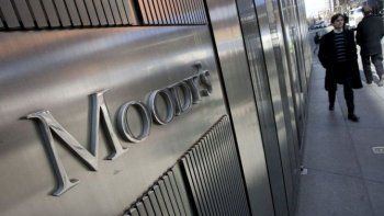 moodys advierte que podria haber reestructuraciones de deudas provinciales