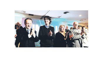 Rodolfo Terragno, Martín Lousteau, Elisa Carrió  y Fernando Pino Solanas, ayer en  el acto de presentación de las listas de UNEN en un hotel del barrio porteño de Retiro.