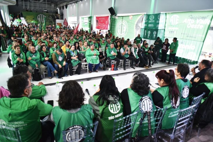 Se conocieron algunos de los beneficios que percibirán quienes adhieran a la desvinculación. Se conocieron algunos de los beneficios que percibirán quienes adhieran a la desvinculación.
