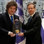 Javier Milei recibiódel presidente Isaac Herzog la Medalla de Honor Javier Milei recibiódel presidente Isaac Herzog la Medalla de Honor