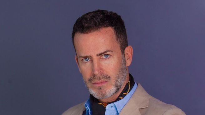 Ulises Puiggrós trabaja en teatro y series en Miami, mientras espera el estreno de la película de su autoría, 4 estrellas. 