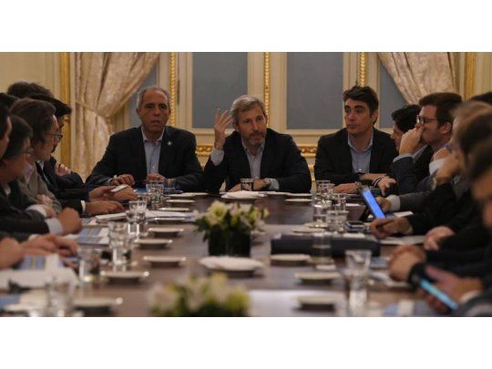 Mesa ampliada para el Presupuesto 2019. El ministro del Interior Rogelio Frigerio encabezó la reunión con los ministros de Economía de todas las provincias.