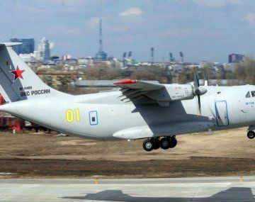 Un avión militar ruso se estrelló en Moscú con tres tripulantes a bordo