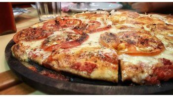 ámbito.com | Güerrín vende aproximadamente 1.500 pizzas por día (Foto Facebook Güerrín)