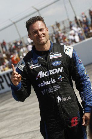 Rogelio López trabaja con seis pilotos, del que destaca Eloy Sebastián López, a quien le vepotencial de brillar en las pistas al tomar protagonismo en NASCAR México.