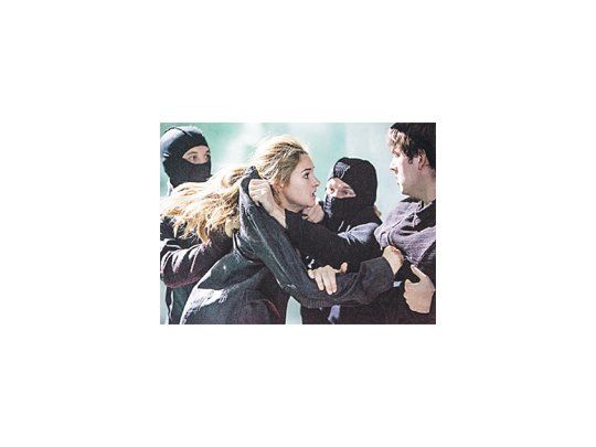 Shailene Woodley , al igual que Jennifer Lawrence en “Los juegos del hambre”, salta del cine independiente para protagonizar la trilogía “Divergente”.