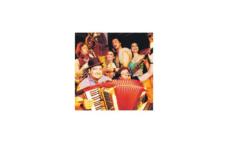 El grupo Babel Orkesta, que combina diferentes ritmos y músicas del mundo, se presenta el 15 de enero en Ciudad Cultural Konex.