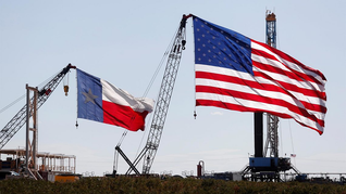 El escenario proyectado por la EIA sugiere un mercado energético global más holgado en los próximos años, caracterizado por abundancia relativa de petróleo y gas y precios moderados. El escenario proyectado por la EIA sugiere un mercado energético global más holgado en los próximos años, caracterizado por abundancia relativa de petróleo y gas y precios moderados.