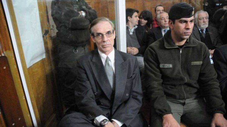 Juan Daniel Amelong. Juan Daniel Amelong.