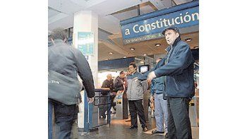 ámbito.com | Ayer, otra vez, los trabajadoresde subtes abrieron los molinetes.