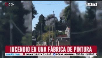 Debido al siniestro fueron evacuados los vecinos de un barrio humilde lindero al edificio, informó al canal C5N uno de los bomberos a cargo del operativo, identificado como Carlos