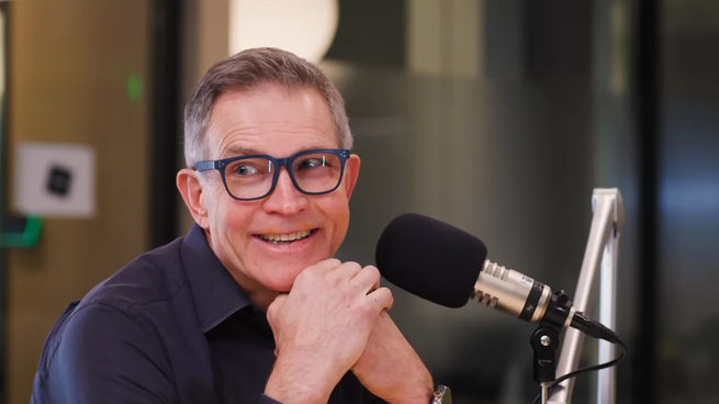 Con mucha visión, conquistó el corazón de millones de usuarios y creó un imperio con el cuál forjó una auténtica fortuna.