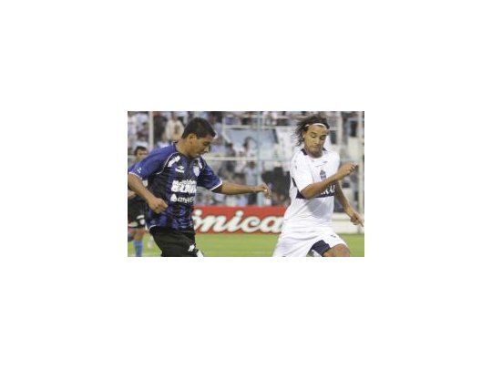 No se rinde. El equipo platense sigue ganando y subiendo en la tabla del Nacional B.