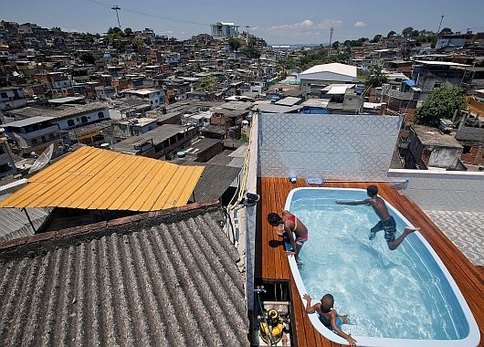 Tenía tres pisos, con sistema de aire acondicionado central, piscina y sala de hidromasajes