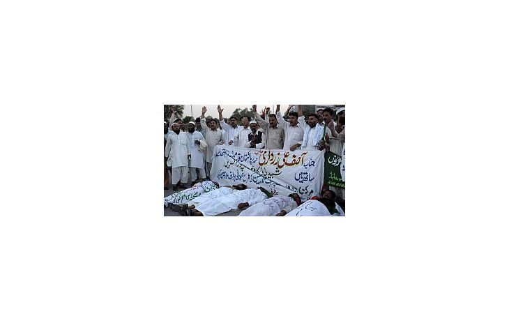 helicópteros bombardearon un campamento taliban y dejaron 30 muertos