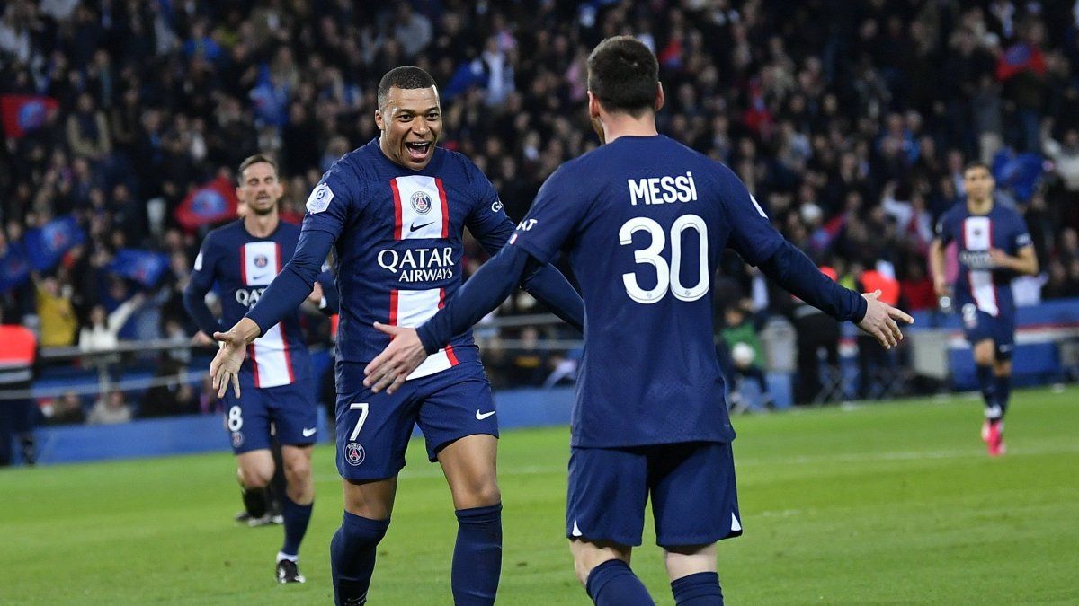Mbappé was awarded and spoke about Messi: “It’s a privilege to play with him”