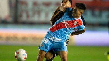 arsenal y platense sellaron un empate en el sur