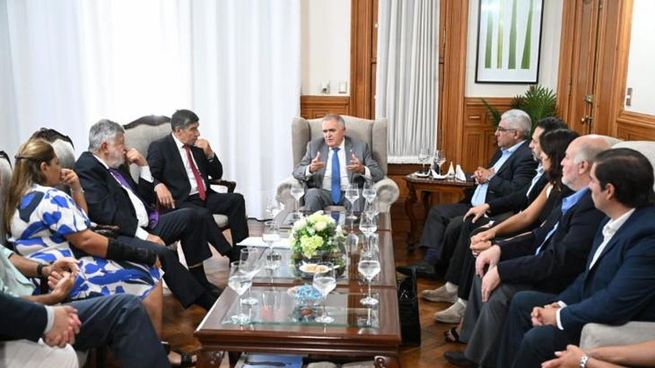 Osvaldo Jaldo recibió a industriales de Tucumán en pleno debate por la reforma laboral.