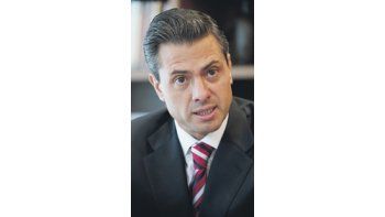 Pese a sus esfuerzos por presentar una imagen renovada, Enrique Peña Nieto recurrió en la campaña al habitual rostro paternalista del PRI. Prometió mejorar las condiciones de vida de la población pero, a la vez, habló de la necesidad de encarar reformas socialmente dolorosas.