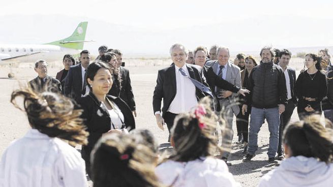 proyectos. Alberto Fernández, ayer en la provincia de Catamarca donde visitó el proyecto minero de litio.