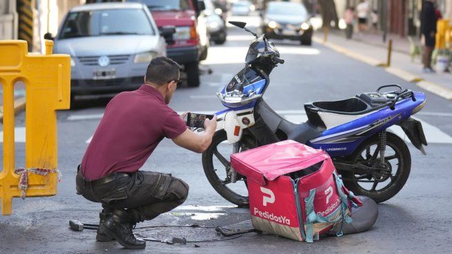 La moto que protagonizó el accidente fue peritada por la fuerza