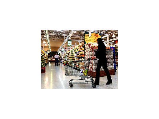 Aumentaron las ventas de los supermercados pero cayeron en shopping