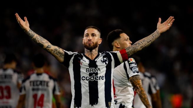 Sergio Ramos decoró el marcador con un tiro penal para el 3-0. 