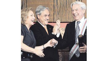 El presidente chileno, Sebastián Piñera, condecoró ayer a Mario Vargas Llosa, último Premio Nobel de Literatura, con la Orden   Mistral.
