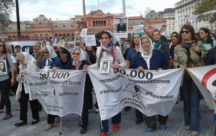 Madres de Plaza de Mayo realiza una nueva ronda de cara a su 45º aniversario