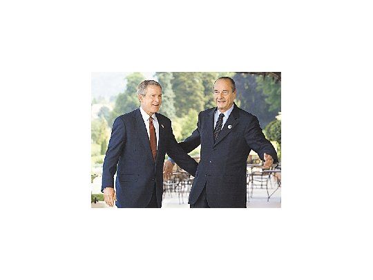 Frío saludo entre Chirac y Bush tras la guerra a Irak
