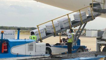 Se estima que el vuelo con 300.000 dosis de la vacuna Sputnik V aterrice a las 15.30 en Ezeiza.&nbsp;