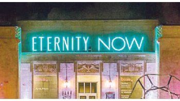 ámbito.com | El neón al tope del Bass Museum: Eternity is NOW: el mundo del arte erige manifiestos que refuerzan sus miedos y su narcisismo.