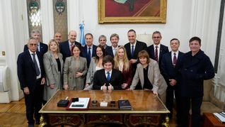 El gabinete se reúne mientras el escándalo Adorni desgasta al Gobierno. El gabinete se reúne mientras el escándalo Adorni desgasta al Gobierno.