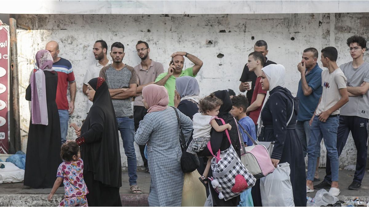 more than 300 evacuees managed to leave Gaza