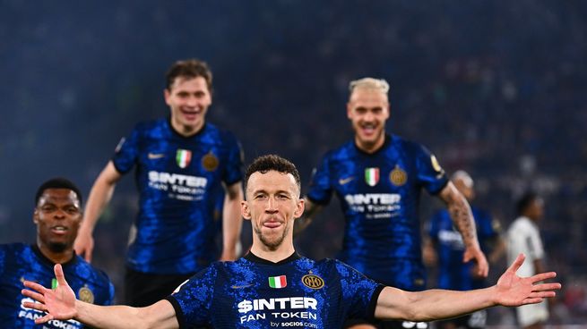 Perisic anotó dos penales para dar vuelta el marcador y darle la Coppa Italia a Inter.