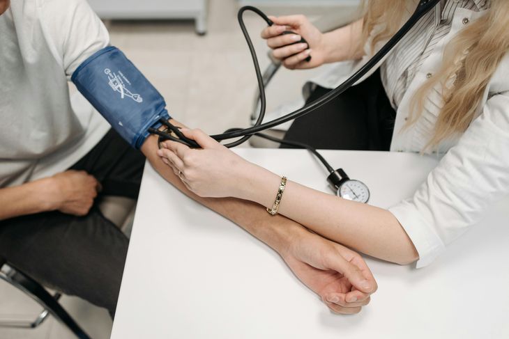 Health systems are in a critical situation due to the Government's economic measures. Health systems are in a critical situation due to the Government's economic measures.