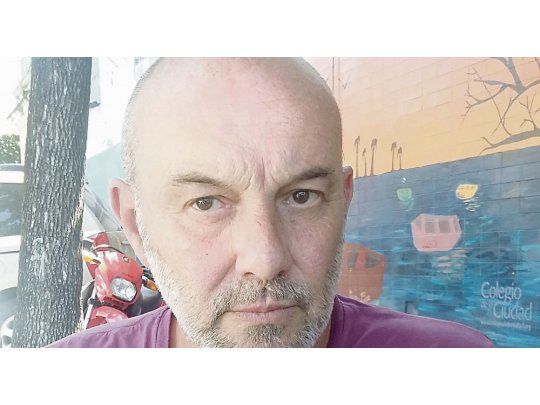 Bizzio. “Quiero que las sensaciones se sigan. Una literatura que descarte lo innecesario, eso que no me interesa ni como autor ni como lector”.