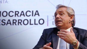 El candidato a presidente del Frente de Todos, Alberto Fernandez, habló  en el seminario Democracia y Desarrollo que se realiza en el MALBA.
