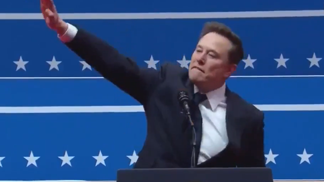 Señalan que Elon Musk hizo el saludo nazi al finalizar su discurso.