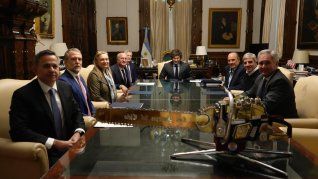 El encuentro entre el BID y el Gobierno, en medio de un tenso contexto tras la derrota electoral.