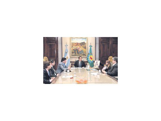Daniel Scioli y Gabriel Mariotto recibieron ayer a la madre de la joven Fátima Catán, fallecida en 2010 a raíz de un ataque que se atribuye a su pareja.