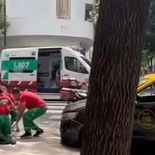 El vehículo se incrustó frente al bar que se encuentra en una de las esquinas de San José y Humberto I. El vehículo se incrustó frente al bar que se encuentra en una de las esquinas de San José y Humberto I.