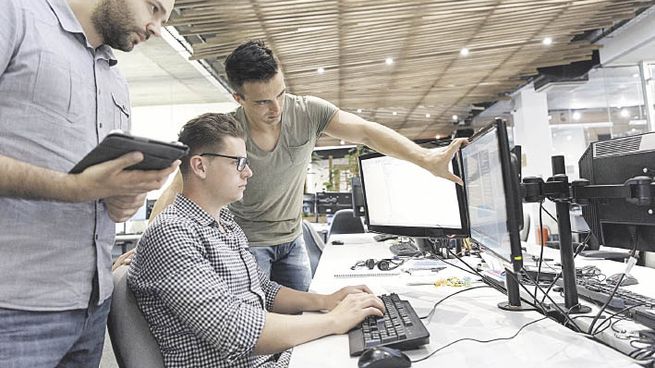 Boom. La economía del conocimiento, con el desarrollo de software, industrias creativas y finanzas son hoy los grandes protagonistas en la Argentina, lo que muestra un cambio de tendencia respecto de años anteriores