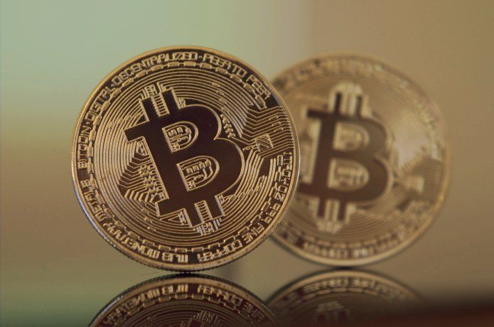 Bitcoin alcanza un nuevo récord y cotiza por encima de los u$s42.000.
