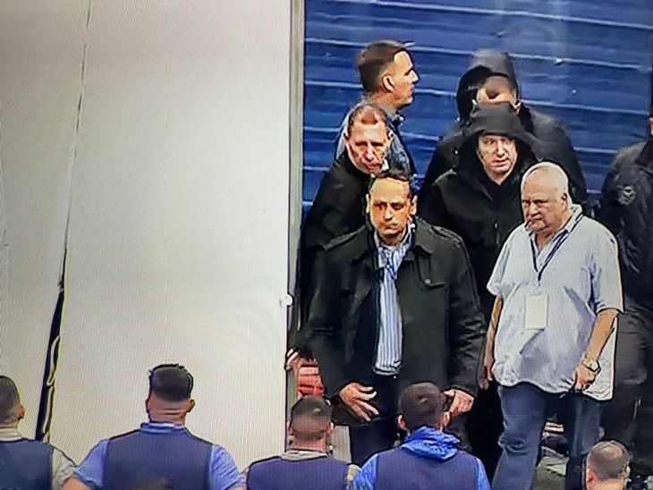 Javier Milei emitió su sufragio y se fue rápidamente de La Bombonera