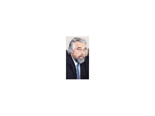 Mariano West