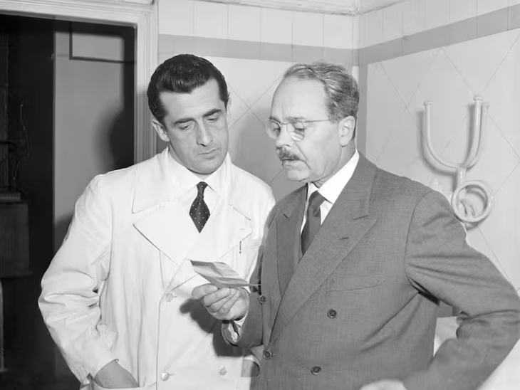 El Dr. Riccardo Galeazzi-Lisi se encargó de la salud del pontífice durante años, y también de su funeral. El Dr. Riccardo Galeazzi-Lisi se encargó de la salud del pontífice durante años, y también de su funeral.