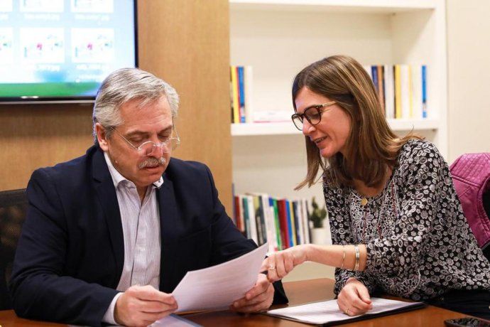 El presidente Alberto Fernández y la titular de ANSES