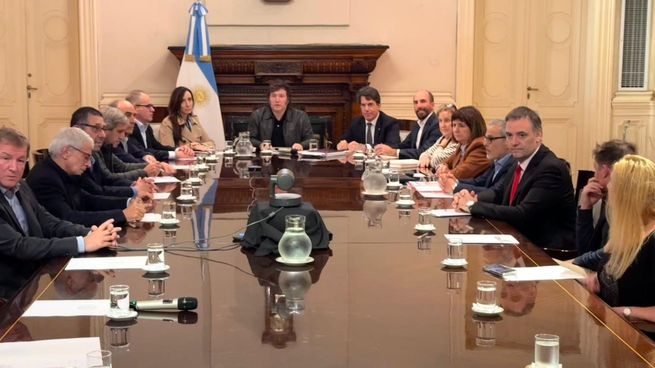 El presidente Javier Milei encabeza la reunión de Gabinete nacional. 
