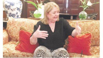 ámbito.com | Susana Malcorra habló por primera vez  ante medios desde que fue nominada como canciller por Mauricio Macri. Una posible visita de Obama, aclaraciones sobre la política ante Venezuela y la apertura al mundo.